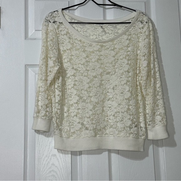 Aeropostale Lace Top Sheer Lace Excellent Condition - Picture 4 of 9